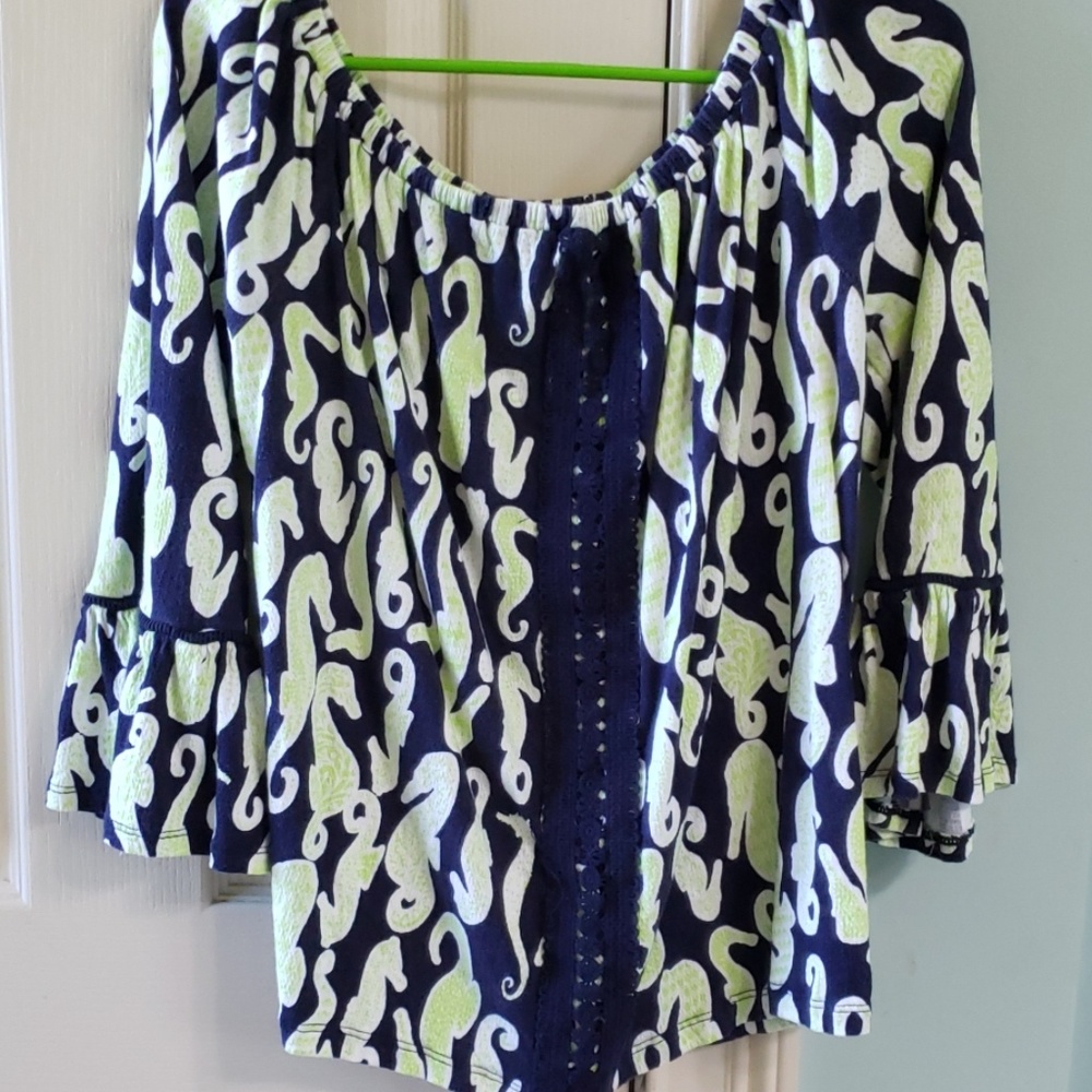 Crown & ivy medium women's top